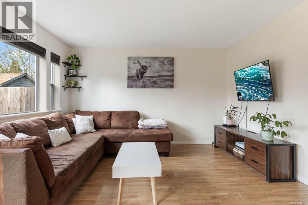 B 345 Menzies Ave, Courtenay