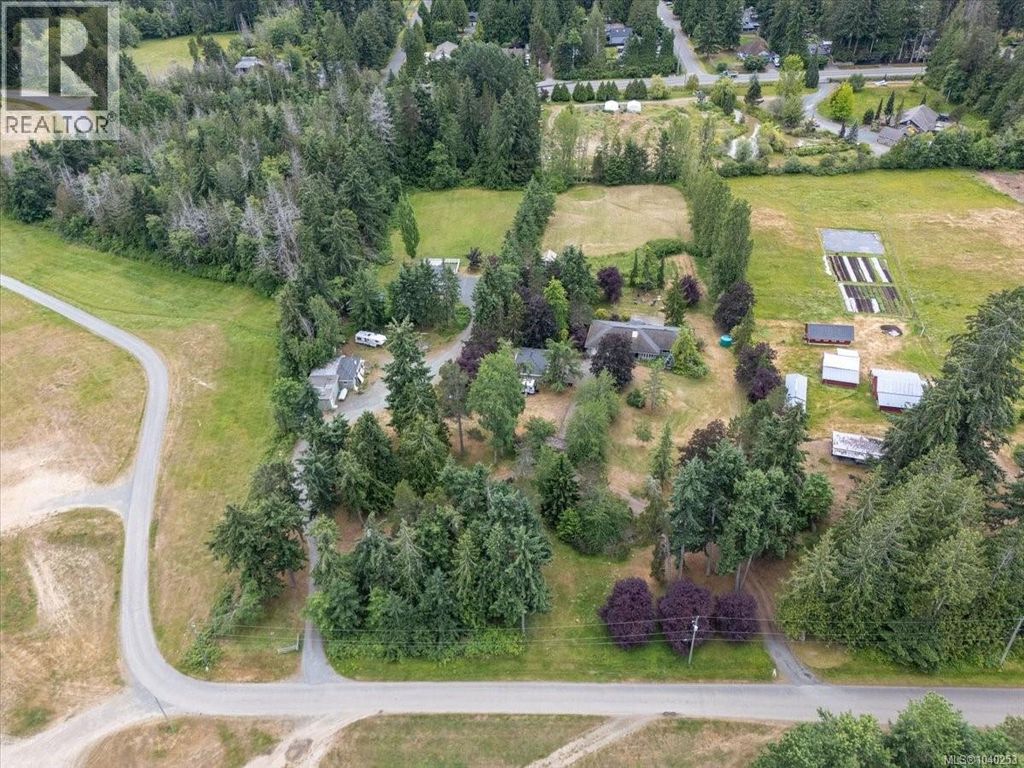 880 Garden Rd E, Qualicum Beach