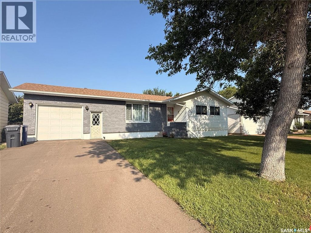 595 9th Street W, Shaunavon