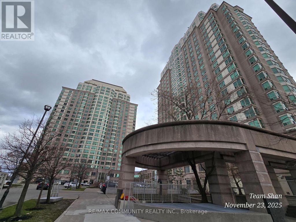 Ph302 - 1 Lee Centere Drive, Toronto (woburn)