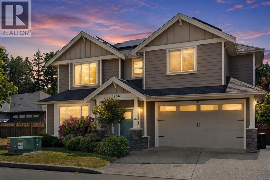 1286 Mcleod Pl, Langford