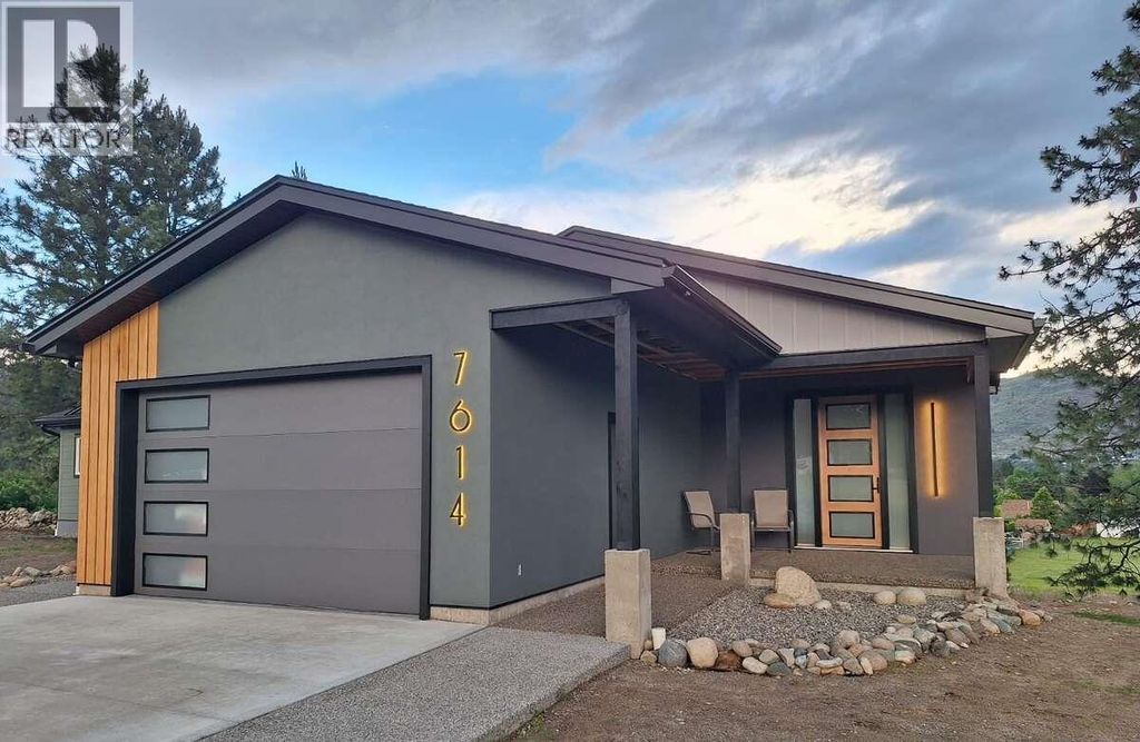 7614 Mccallum View Drive, Grand Forks