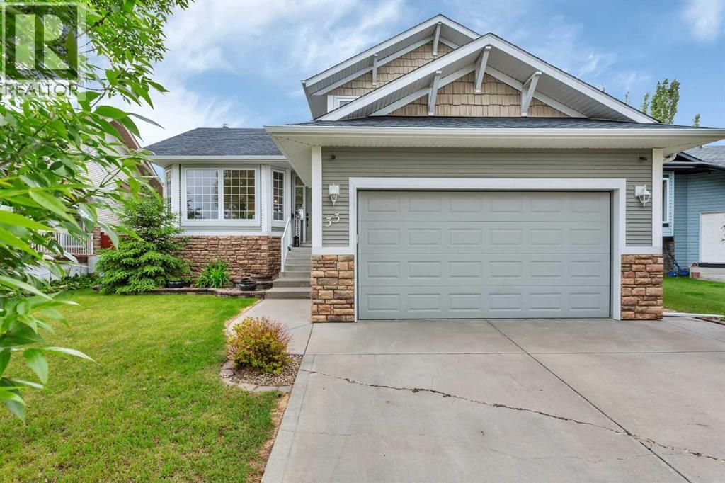 33 Walker Boulevard, Red Deer