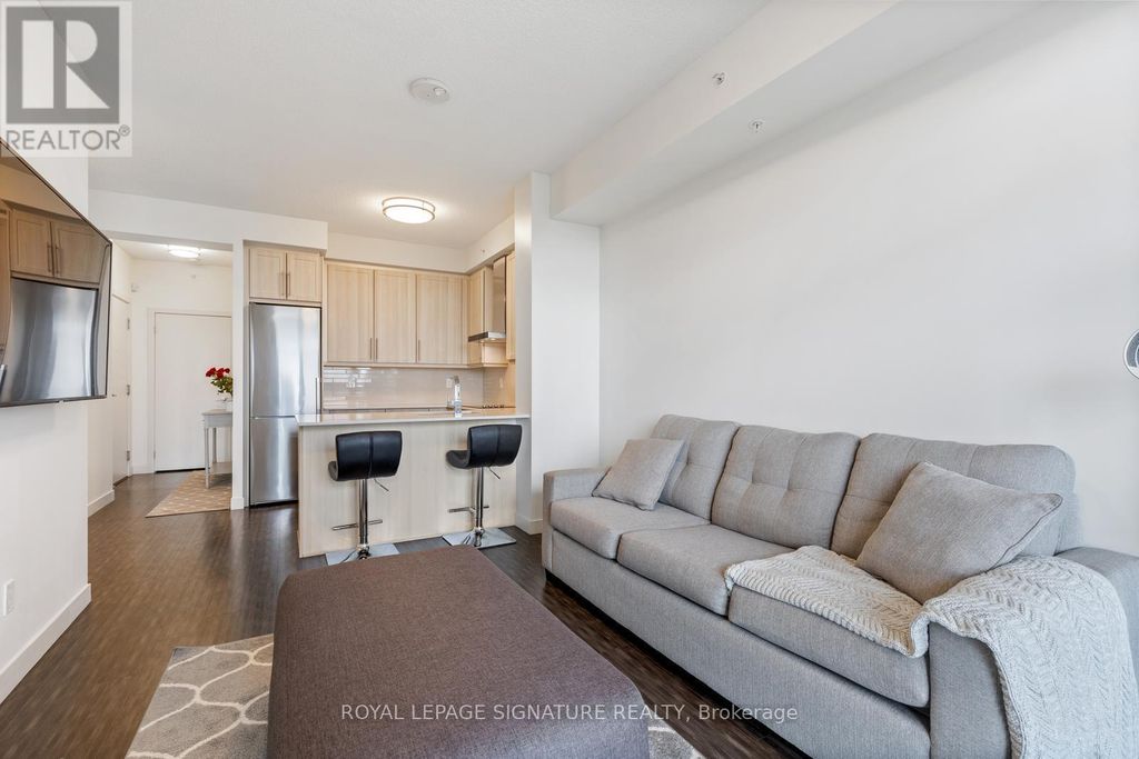 1606 - 2093 Fairview Street, Burlington (freeman)