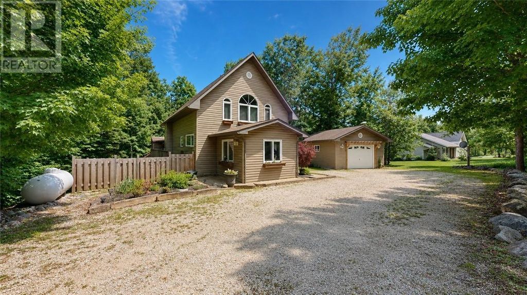 57 Moggy, Assiginack, Manitoulin Island