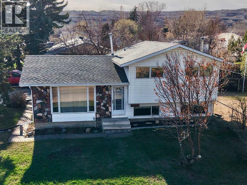 9714 77 Avenue, Peace River