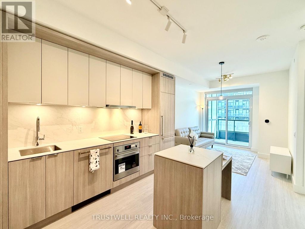 503 - 6 Greenbriar Road, Toronto (bayview Village)