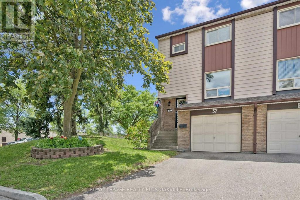 37 - 1221 Dundix Road, Mississauga (applewood)