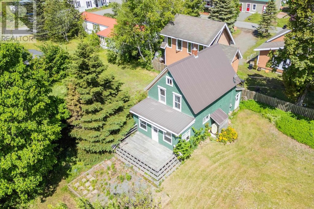 1 Moore Street, Parrsboro