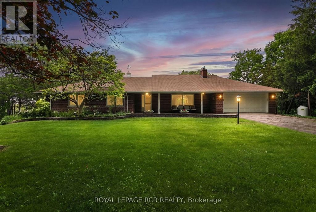 3410 19th Side Road, King