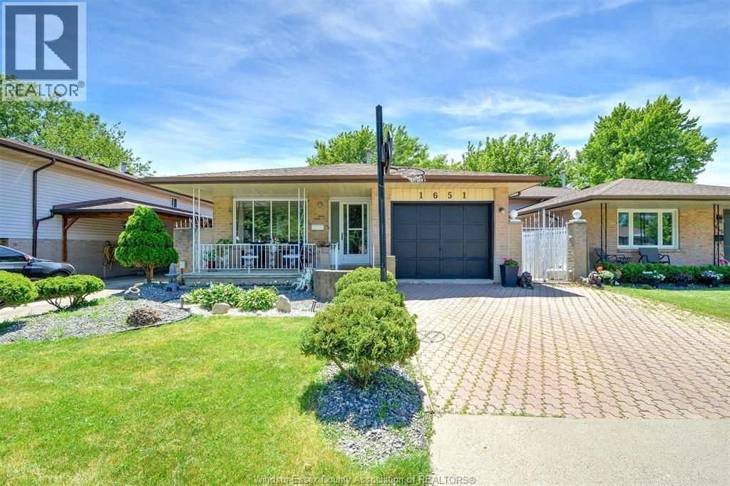 1651 Courtland, Windsor