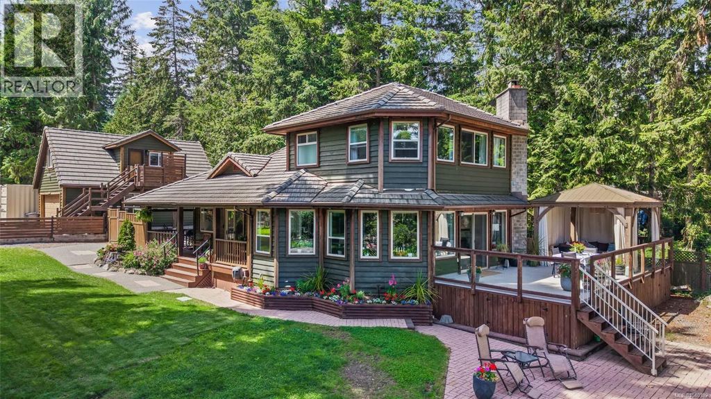 7764 Ships Point Rd, Fanny Bay