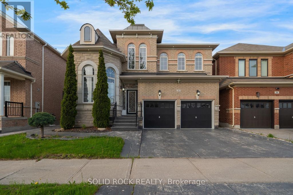 32 Albert Roffey Crescent, Markham (box Grove)