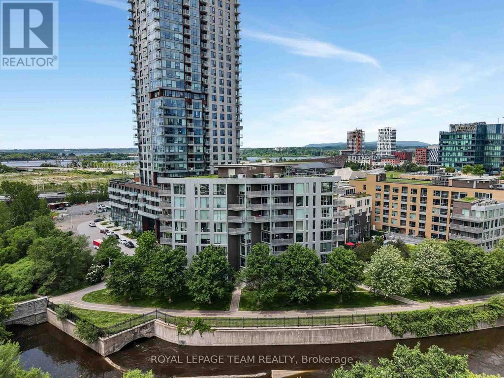 324 - 300c Lett Street, Ottawa