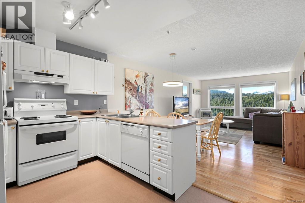 312 1201 Henry Rd, Courtenay