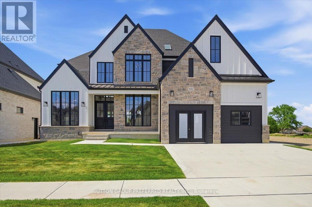 852 Eagletrace Drive, London North (north S)