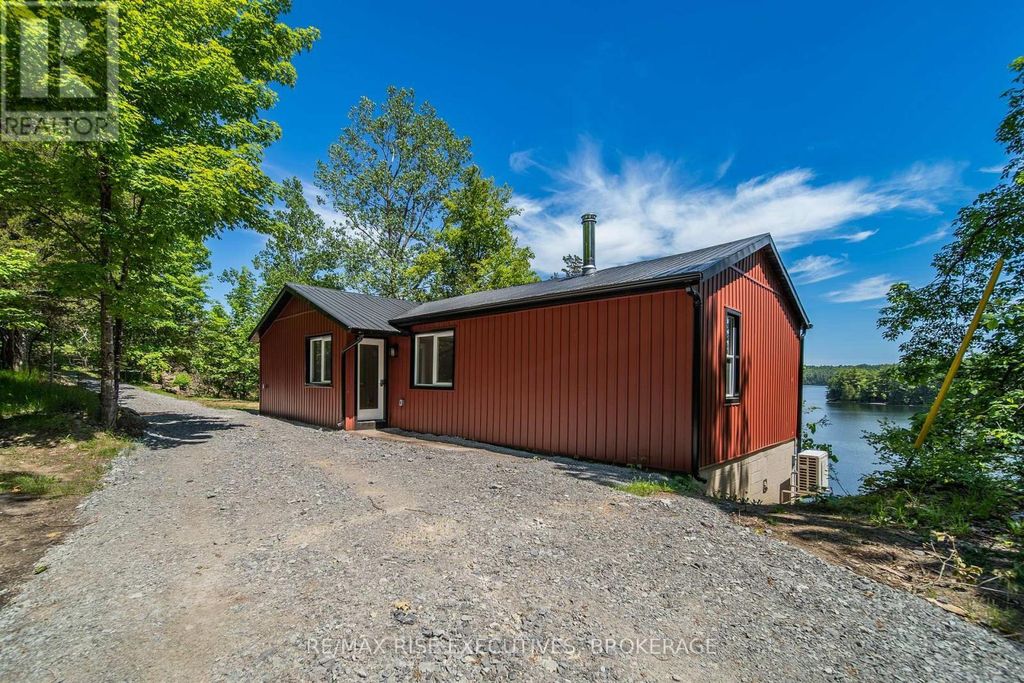 1040 Buckhorn Lane, Frontenac (frontenac South)