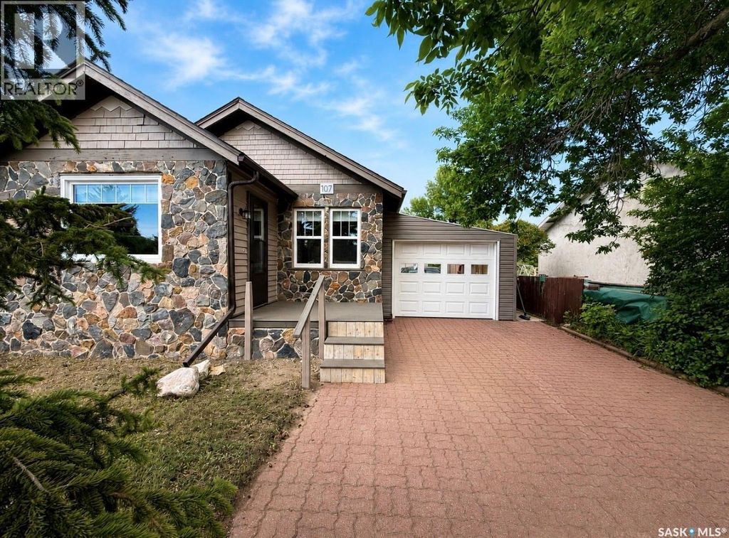 107 4th Avenue N, Lucky Lake