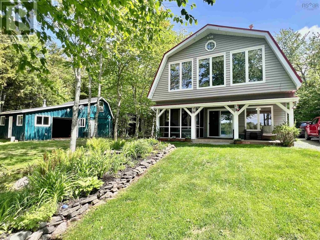 172 Hillcrest Drive, East Loon Lake Village
