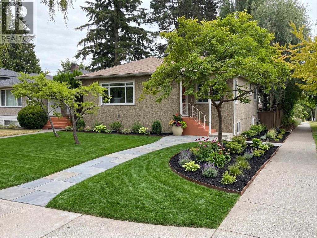 4 E 46th Avenue, Vancouver