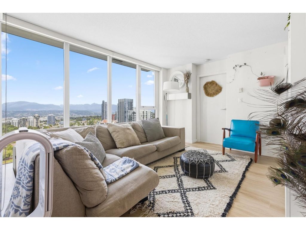 3303 13325 102a Avenue, Surrey