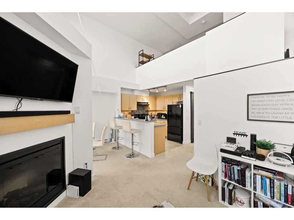 432 10838 City Pkwy Drive, Surrey