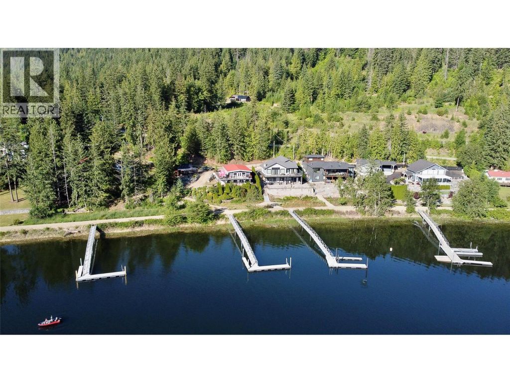 417 Old Spallumcheen Road, Sicamous