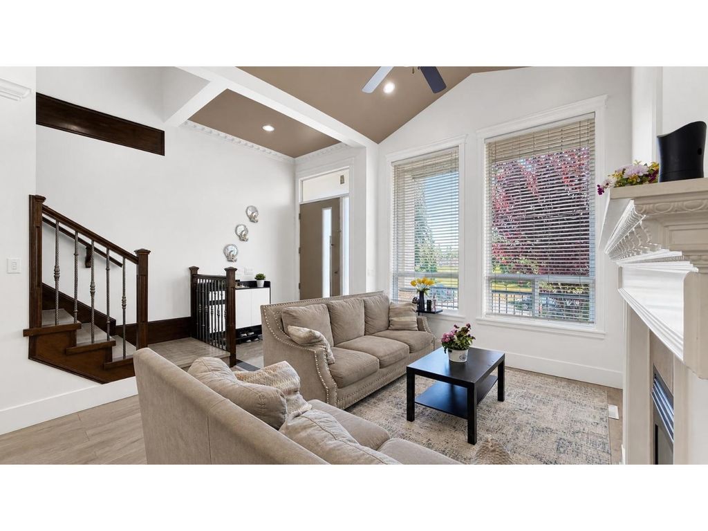 12579 66 Avenue, Surrey