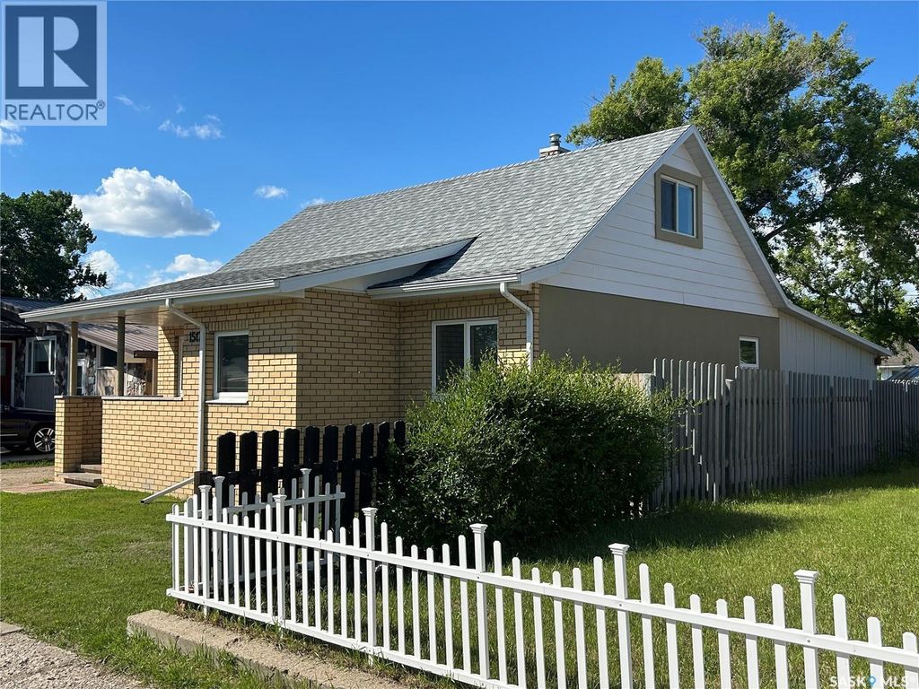 1517 3rd Street, Estevan