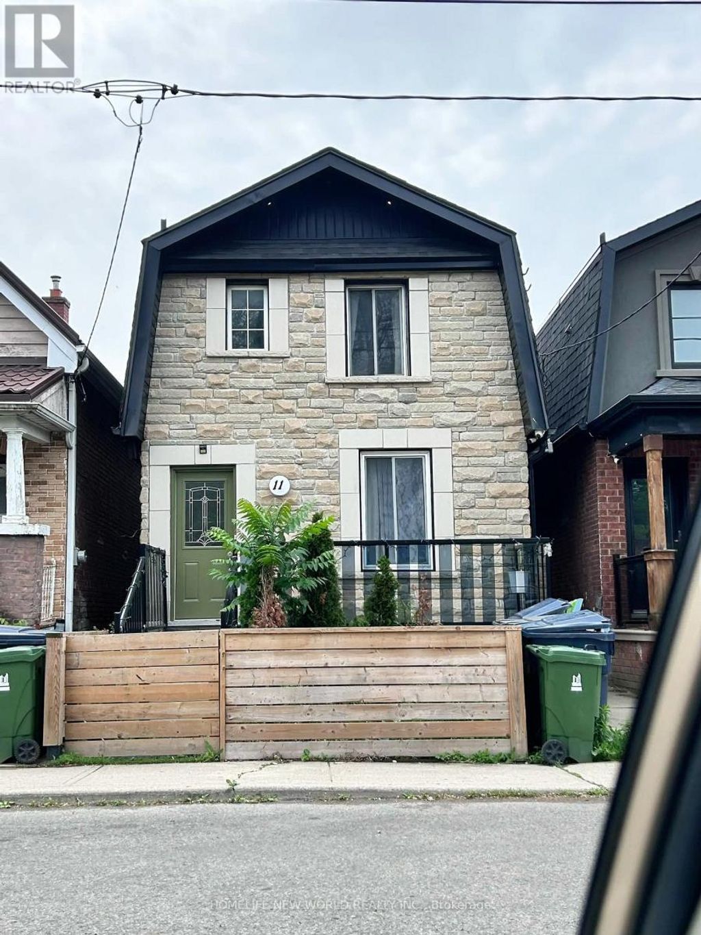 Upper - 11 Humber Boulevard, Toronto (rockcliffe-Smythe)
