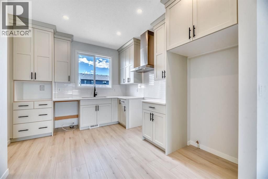 28 Mitchell Way Nw, Calgary