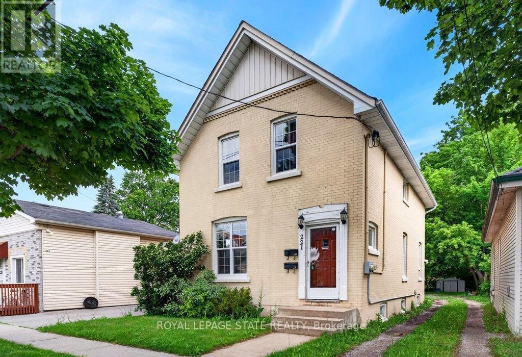 221 Grand River Avenue, Brantford