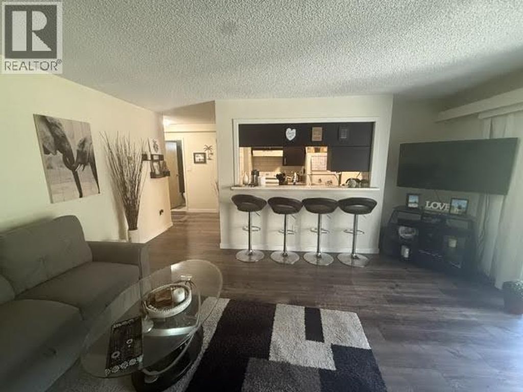 310 9867 Manchester Drive, Burnaby