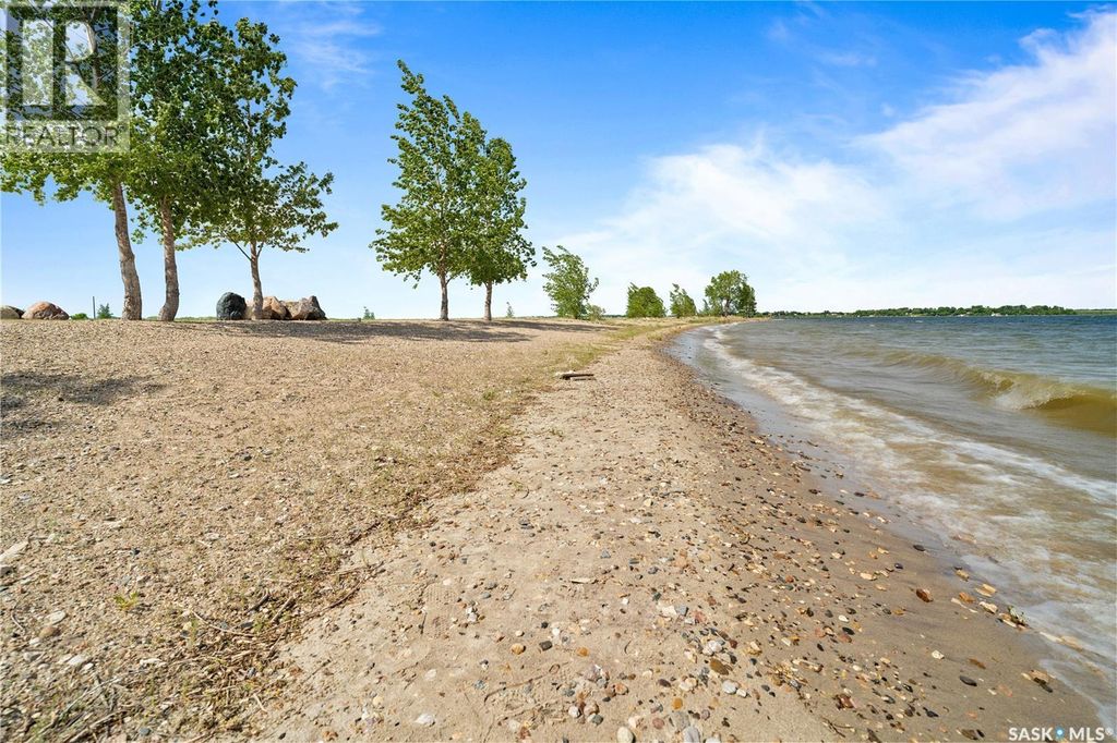 400 Lakeshore Drive, Wee Too Beach