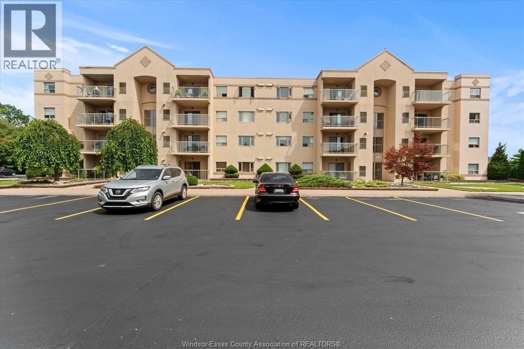 310 Village Grove Drive Unit# 213, Tecumseh
