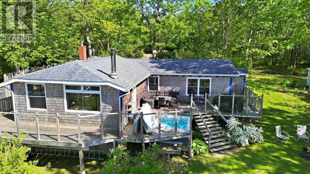 68 Shore Drive, Deep Brook