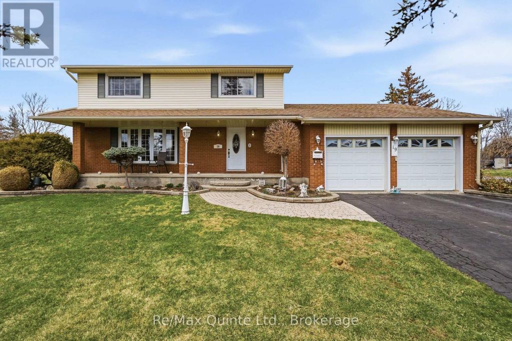 19 Country Club Drive, Quinte West (sidney Ward)