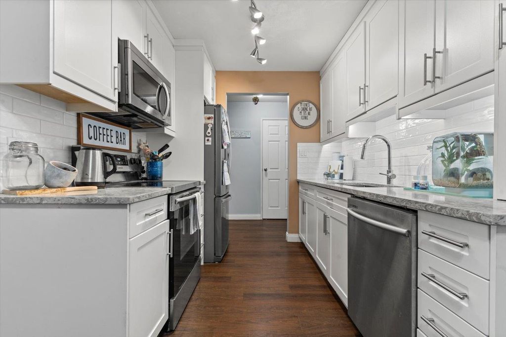 103 2567 Victoria Street, Abbotsford