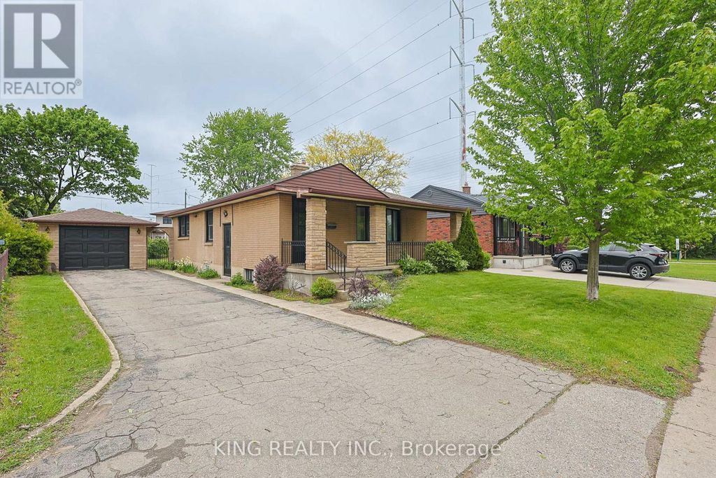 54 Tweedsmuir Avenue, London East (east O)