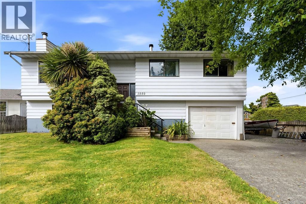1550 Larch Rd, Ucluelet
