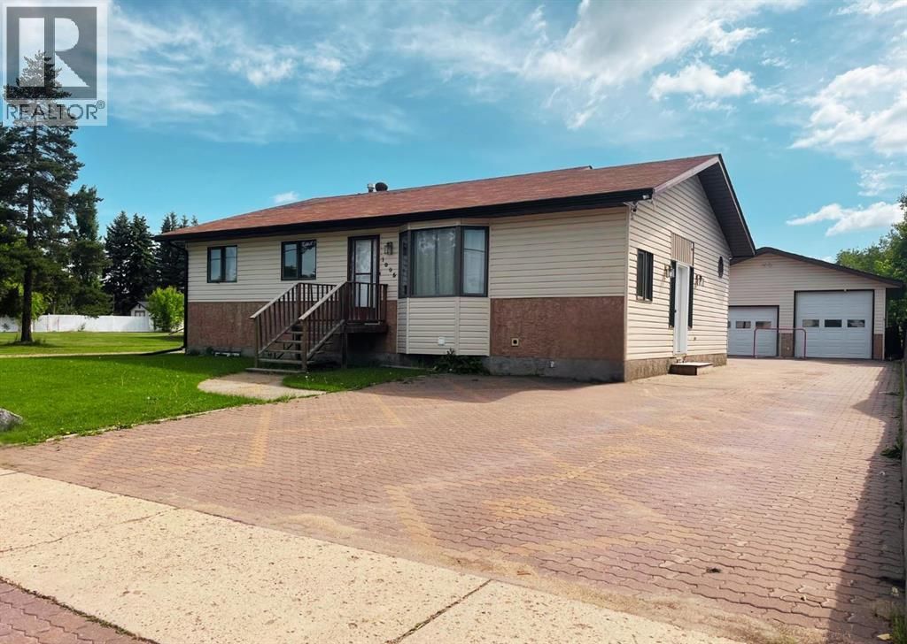 1005 15 Street, Wainwright