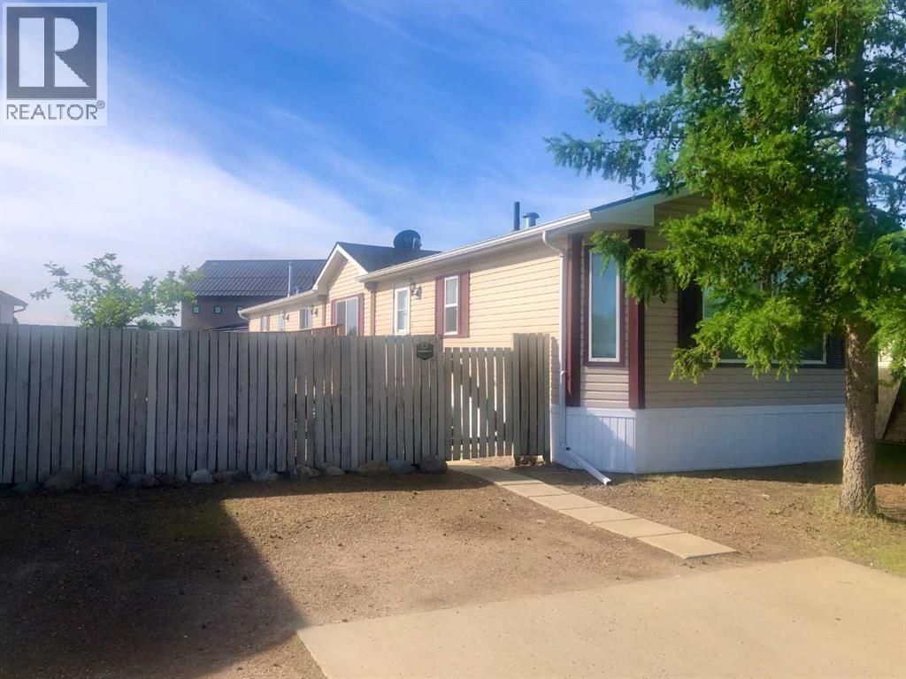 9 Driftwood Drive, High Level