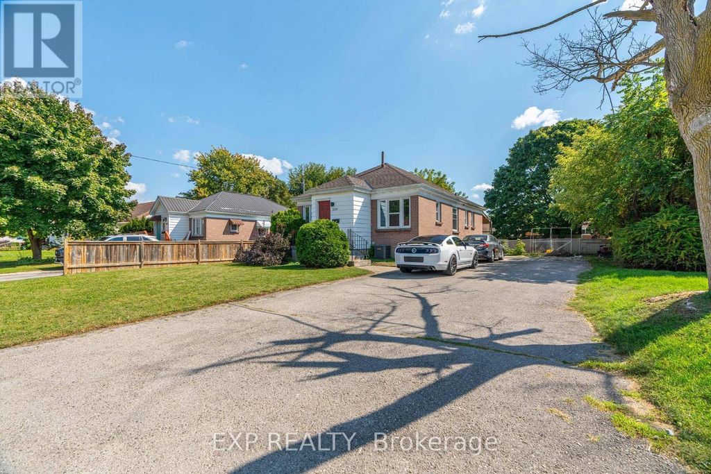 1519 Howland Avenue, London East (east H)