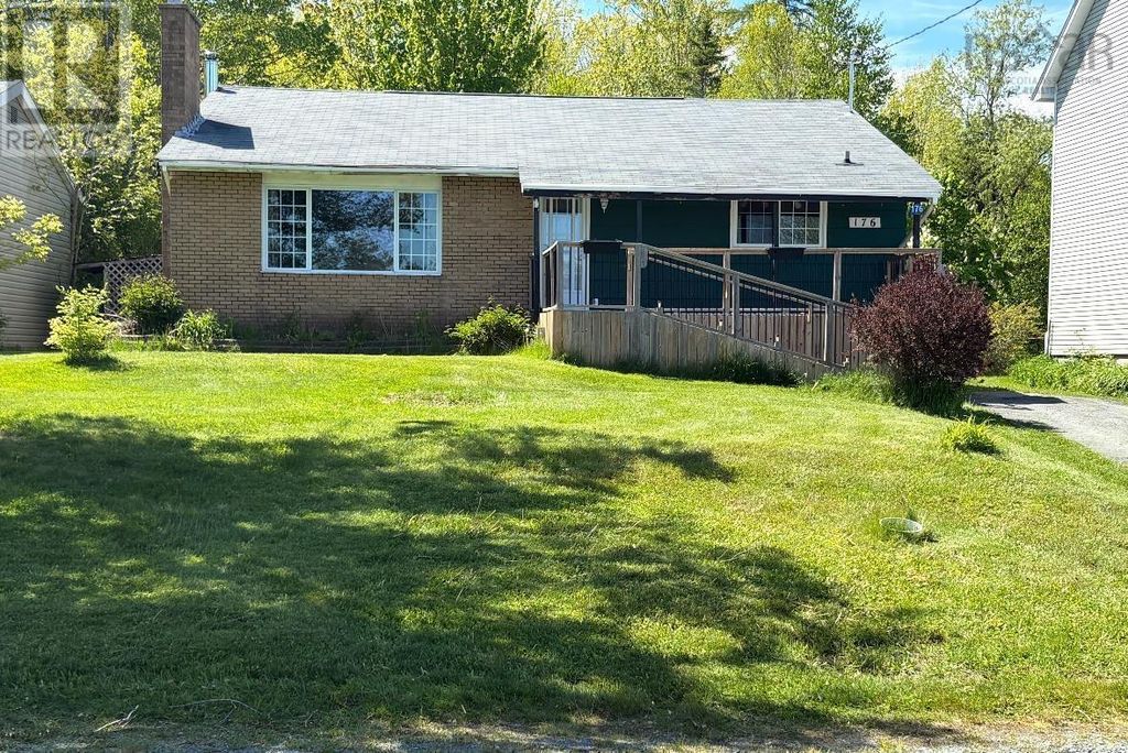 176 Miller Lake Road, Fall River