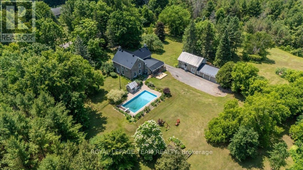 10095 Shaw Road, North Dundas