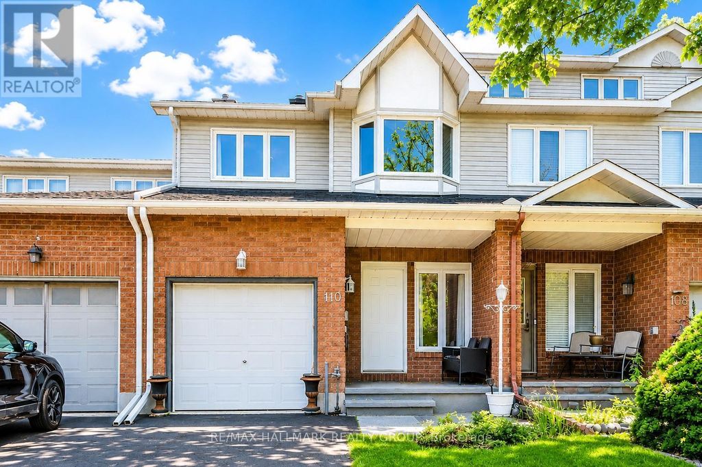 110 Hunter's Glen Crescent, Ottawa