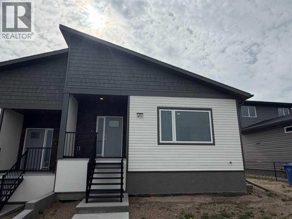 33 Sierra Green Sw, Medicine Hat