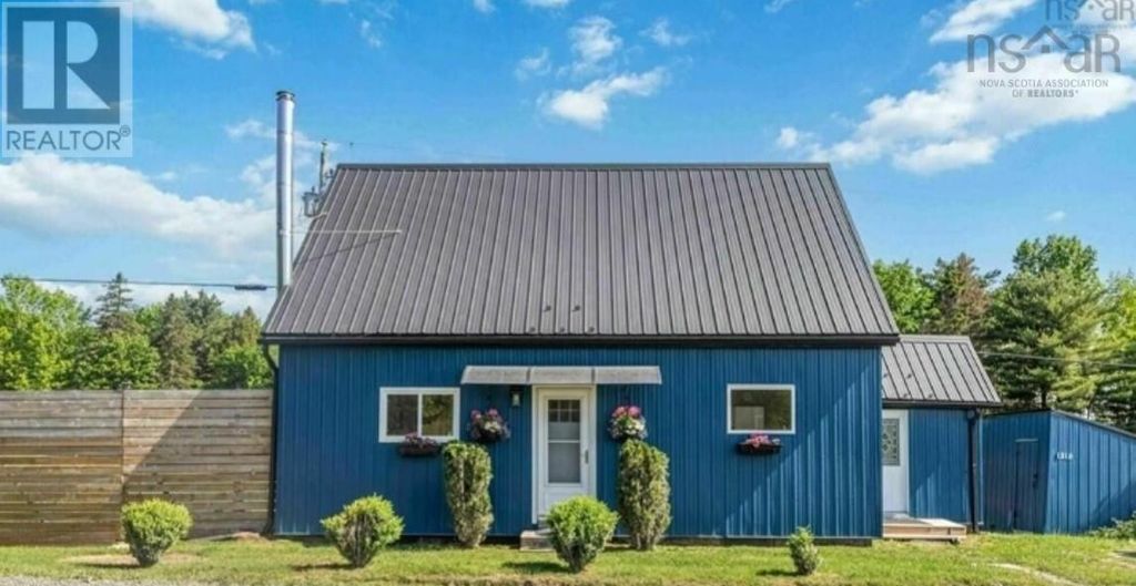 1318 Sweetland Road, Sweetland