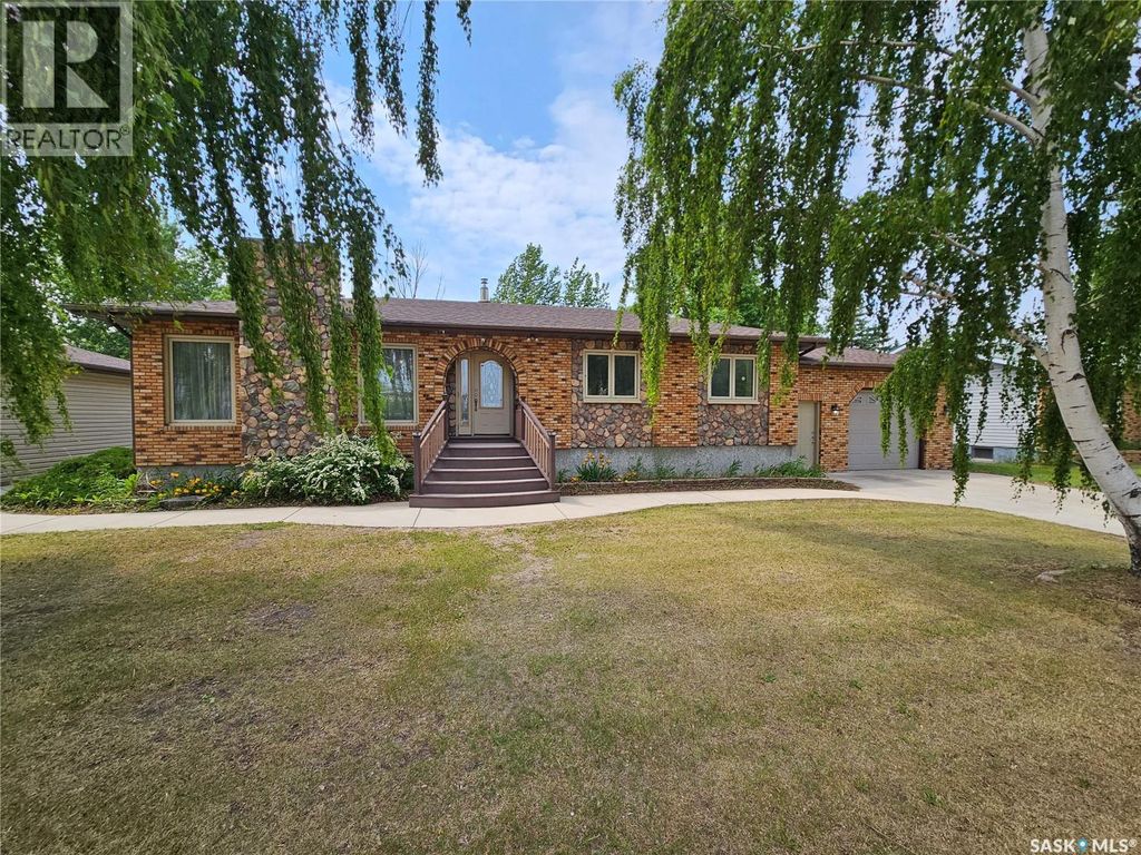 206 W 1st Street, Alida