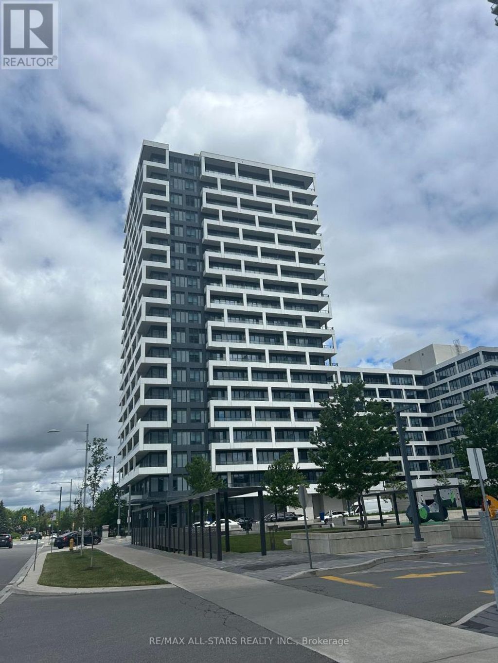 809 - 38 Water Walk Drive, Markham (unionville)